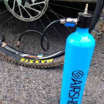AIRSHOT - butla na sprężone powietrze do Tubeless-7195